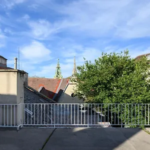 Palais Palffy Suits Viyana